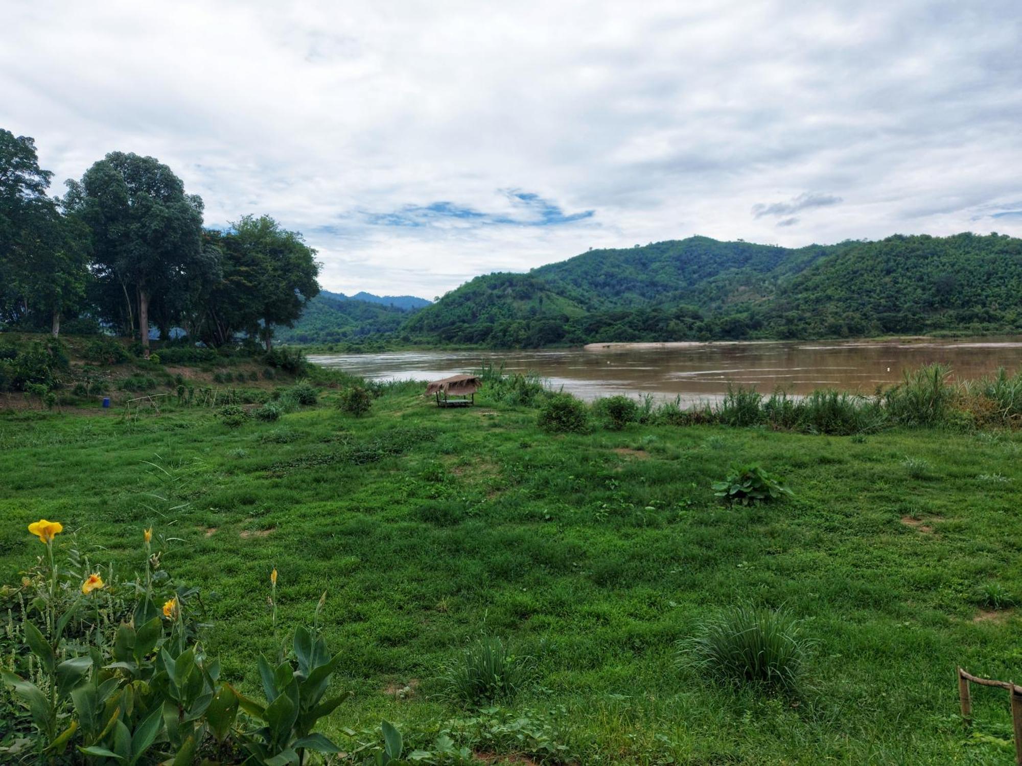 Mekong Villas Pak Chom Luaran gambar